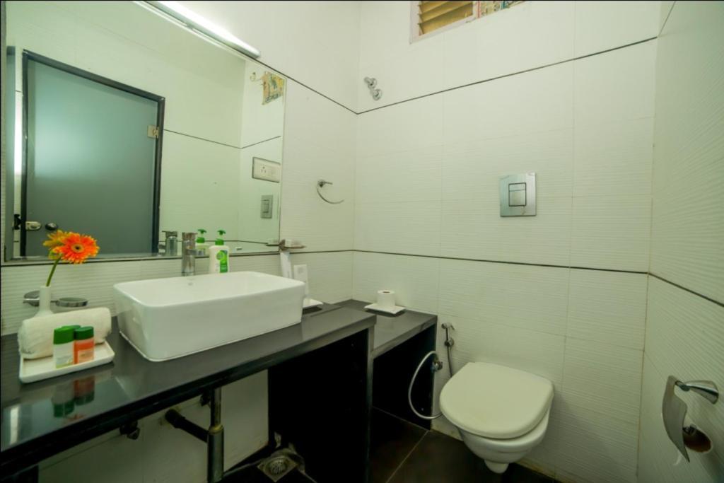 Hill View Begumpet Bed & Breakfast Hyderabad Exterior photo