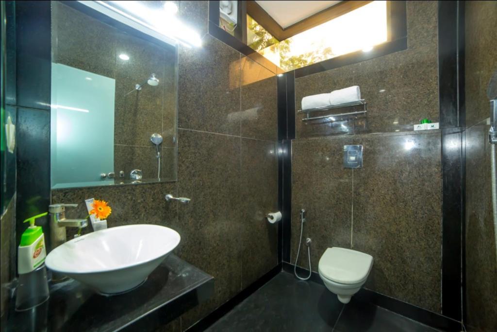 Hill View Begumpet Bed & Breakfast Hyderabad Exterior photo