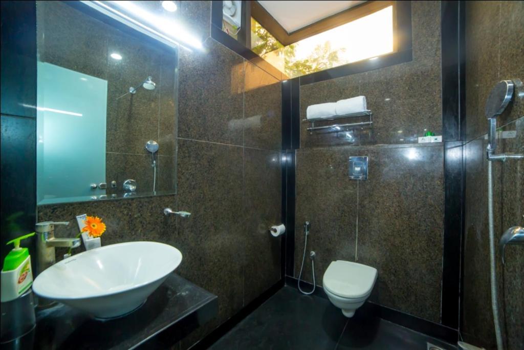 Hill View Begumpet Bed & Breakfast Hyderabad Exterior photo